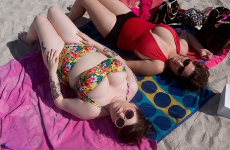 ragazza con culo grosso nuda in spiaggia hd perfetto galleria