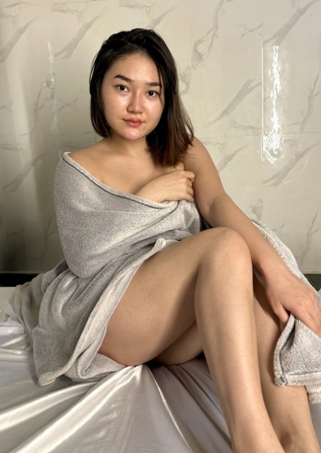 bbw amatoriale lucy grey mostra le sue grandi tette grasse durante perfetta alta qualità gallerie