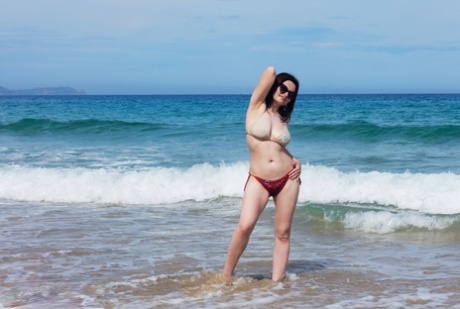 plumper succhia un cazzo nero bello libero img