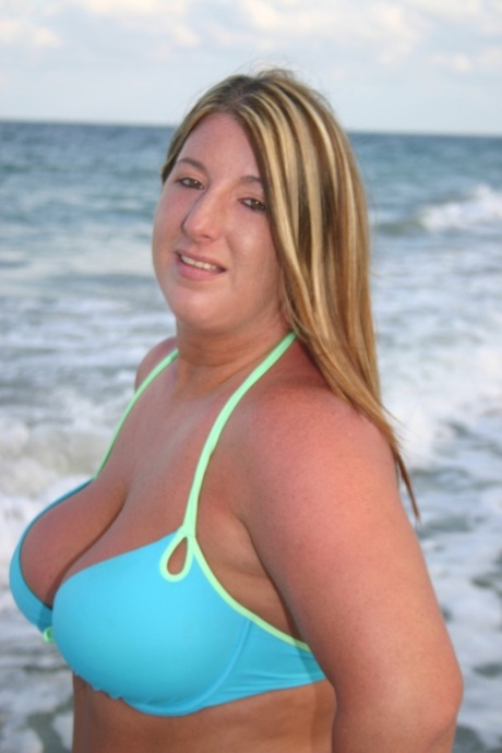 mulata ssbbw sulla spiaggia bellissimo adulto collezione